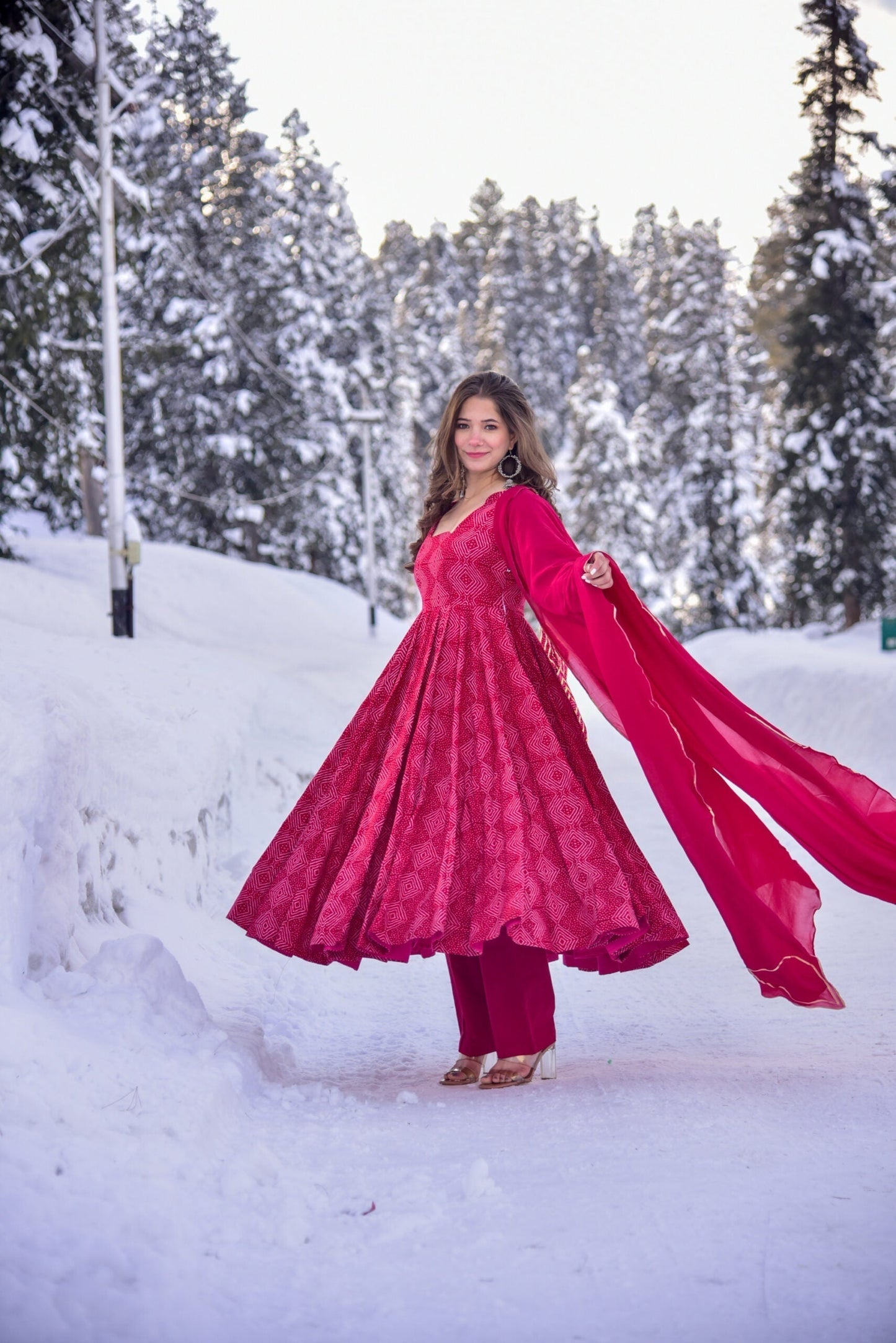 navya pink suit set